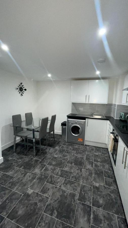 2 Bed Room Luxury Apartment In Old Kent Road Лондон Экстерьер фото