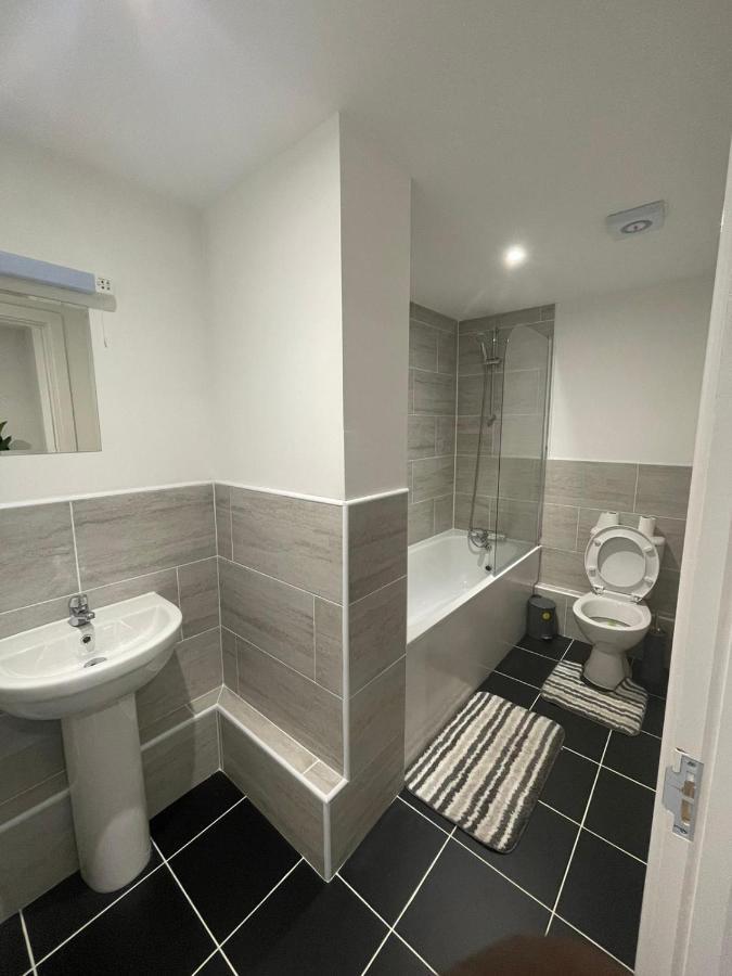 2 Bed Room Luxury Apartment In Old Kent Road Лондон Экстерьер фото