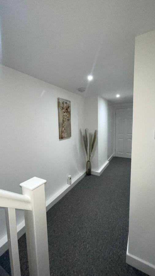 2 Bed Room Luxury Apartment In Old Kent Road Лондон Экстерьер фото